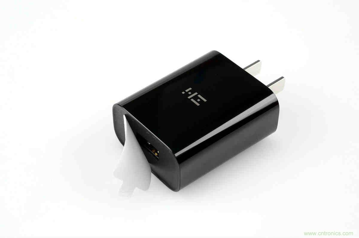 拆解對比：系出同門，小米、紫米無線充電器的差別有多大？