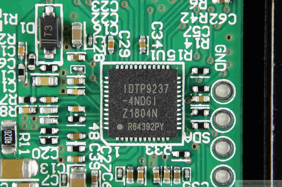拆解對比：系出同門，小米、紫米無線充電器的差別有多大？
