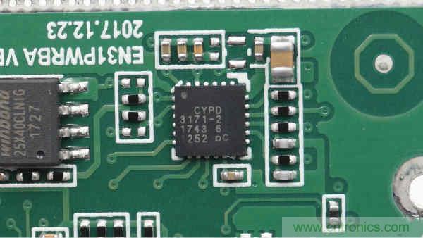 拆解華為保時(shí)捷設(shè)計(jì)快充無(wú)線充電器：憑啥能賣699？