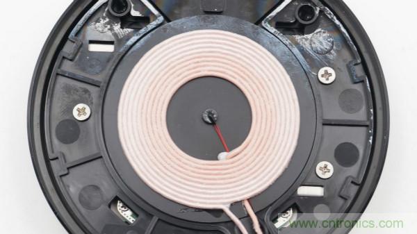 拆解華為保時(shí)捷設(shè)計(jì)快充無(wú)線充電器：憑啥能賣699？