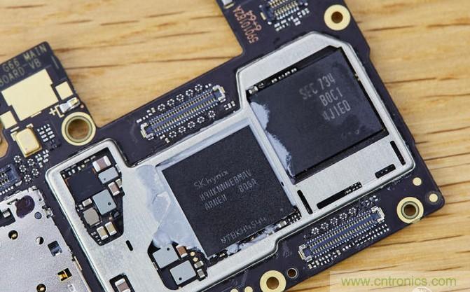 拆解黑鯊手機：多級直觸一體式液冷系統(tǒng)有什么門道？