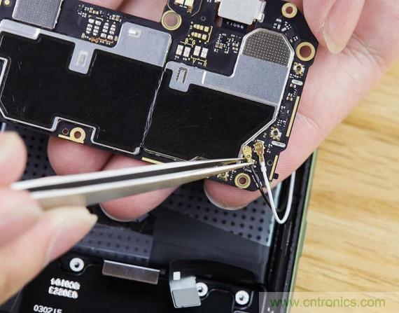 拆解黑鯊手機：多級直觸一體式液冷系統(tǒng)有什么門道？