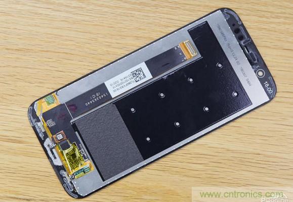 拆解黑鯊手機：多級直觸一體式液冷系統(tǒng)有什么門道？