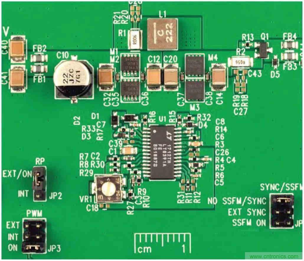 一顆芯驅(qū)動整個車前燈組，這個控制器是怎么做到滴？