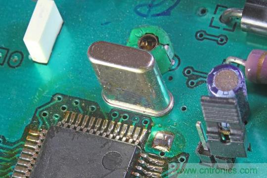 淺談晶體晶振區(qū)別、應(yīng)用范圍及用法