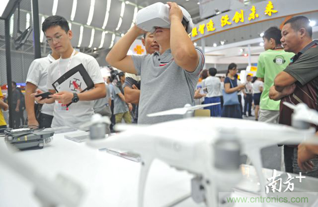 打破傳統(tǒng)模式極限，探路人工智能讓數(shù)據(jù)&ldquo;自我學(xué)習(xí)&rdquo;