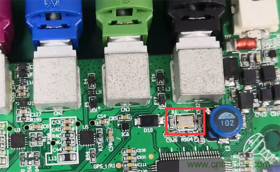 如何通過PCB布局設(shè)計來解決EMC問題？