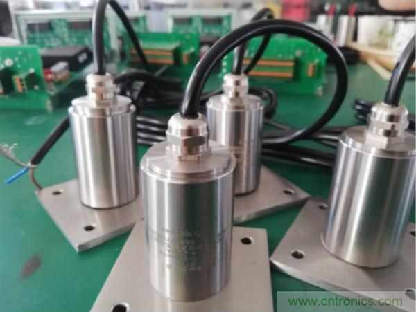 振動傳感器的機(jī)電變換原理？主要的分類有哪些？