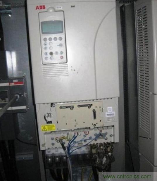 變頻器的輸出頻率調(diào)高，那么輸出電壓將如何提高？