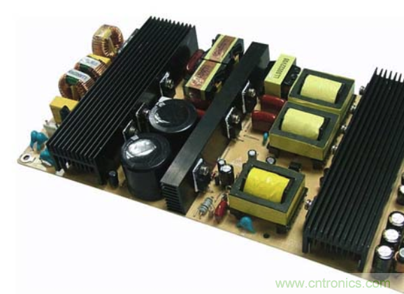 如何使用反向二極管來保護電源？