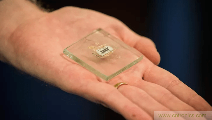 集成電路是如何被發(fā)明的？