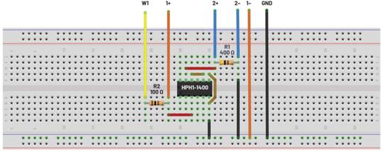   材料  ? ADALM2000主動(dòng)學(xué)習(xí)模塊 ? 無焊試驗(yàn)板和跳線套件 ? 一臺(tái)HPH1-1400L 6繞組變壓器 ? 一臺(tái)HPH1-0190L 6繞組變壓器 ? 兩個(gè)100 Ω電阻  說明  在無焊試驗(yàn)板上構(gòu)建圖2所示的電路。需要使用此設(shè)置來測量初級/次級匝數(shù)比為1:1的三種不同配置下，兩個(gè)變壓器型號(hào)各自的頻率響應(yīng)。兩個(gè)紅色箭頭表示在初級和次級使用同一個(gè)線圈的配置中連接源電阻和負(fù)載電阻的位置。藍(lán)色箭頭對應(yīng)的是在初級和次級使用兩個(gè)串聯(lián)線圈的配置。綠色箭頭對應(yīng)的是在初級和次級使用三個(gè)串聯(lián)線圈的配置。