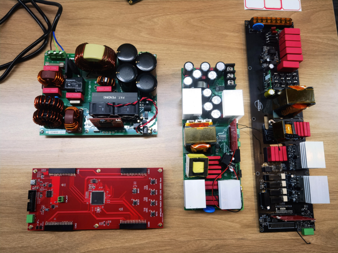 1600W雙路交錯新紀(jì)元：無橋圖騰柱TCM_PFC數(shù)字電源方案解析